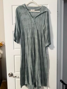 Umgee Sage Green Crinkle V-Neck Maxi Dress